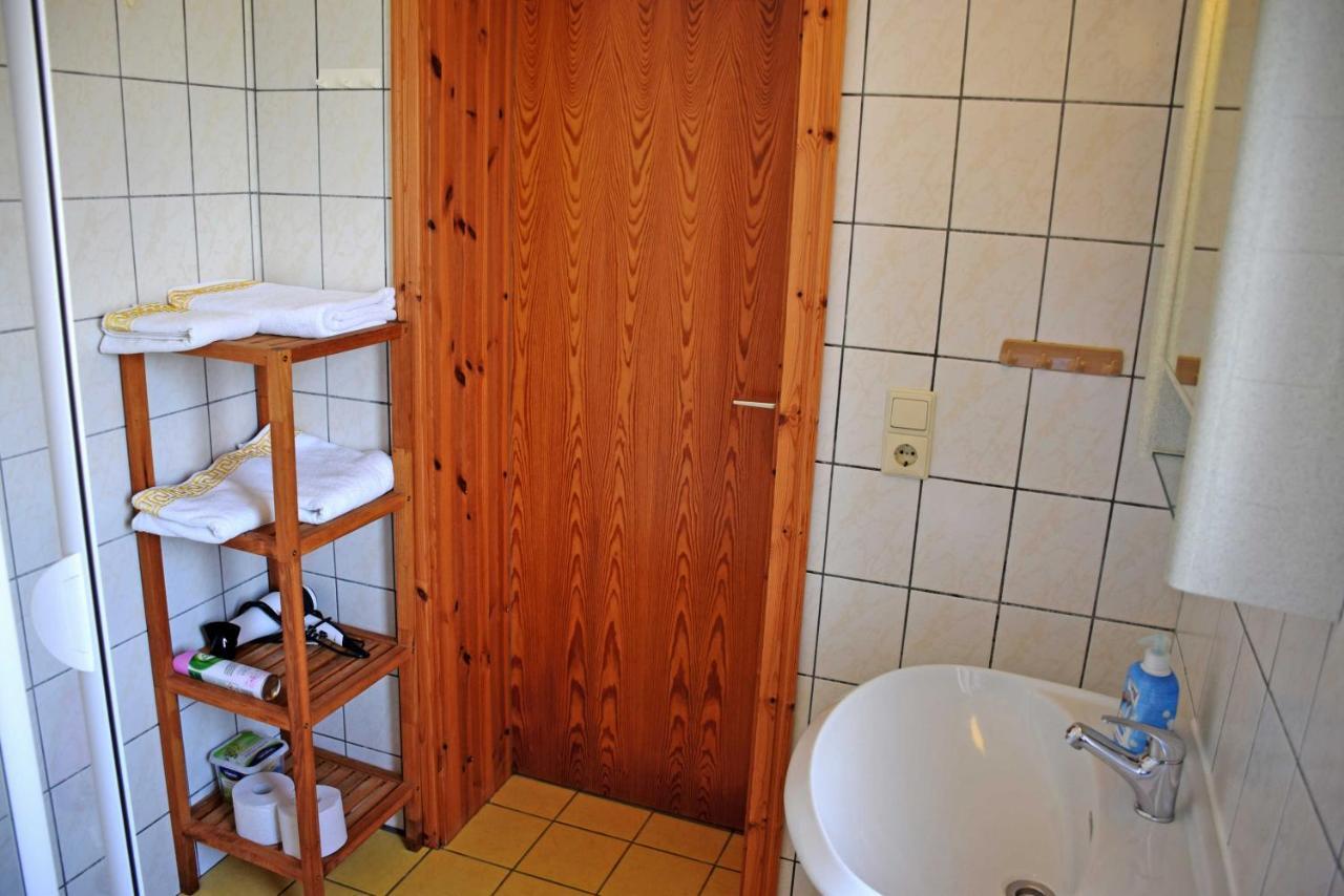 Ferienwohnungen Familie Looks Klein Zicker Exteriör bild